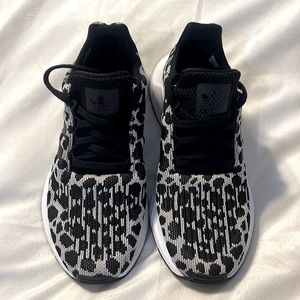 Adidas swift run size 7. Worn once. Look brand new.